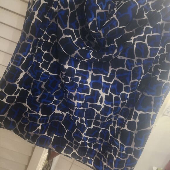 Calvin Klein Blue and White Patterned Tank Top - Picture 5 of 6